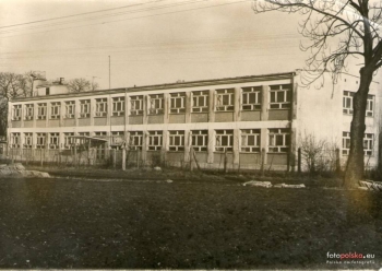 03-lata-1970-1975-szkola-podstawowa-im-polskich-kawalerow-maltanskich-przy-ul-obkaskiej-nr-3